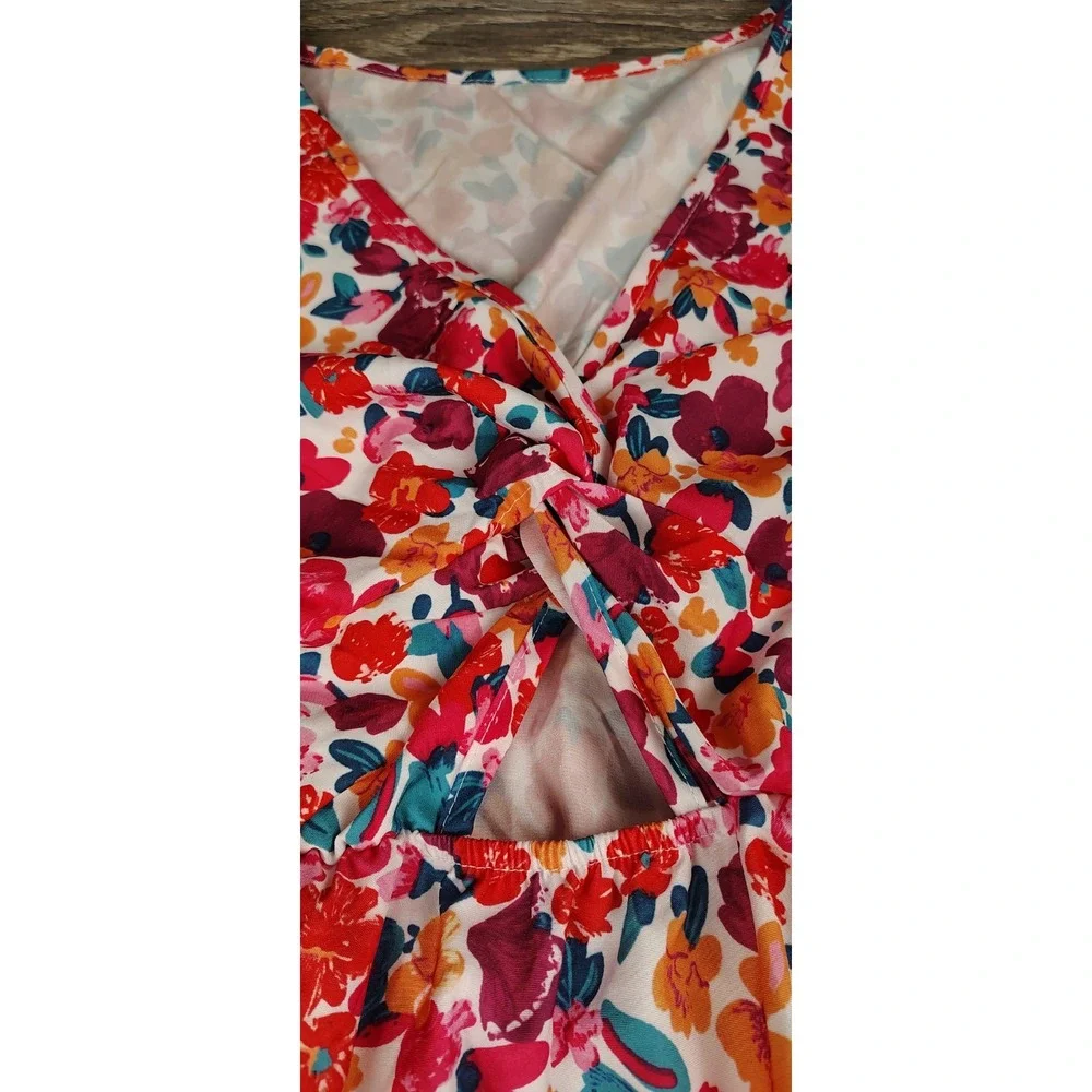Women's Shein Curve Size 0XL Floral Twist Front Keyhole Cutout Dress‎ Short